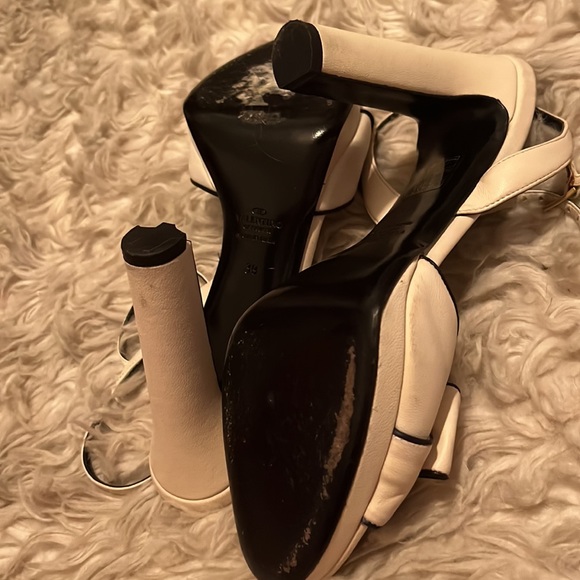 Valentino - Picture 4 of 5